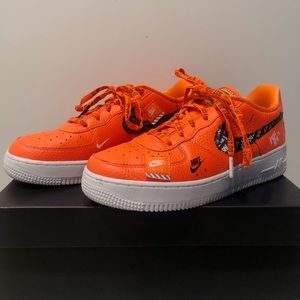Nike “just do it” orange AF1 Air Force 1